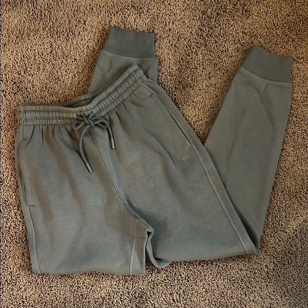 DSG cotton fleece men’s jogger pants in olive green!